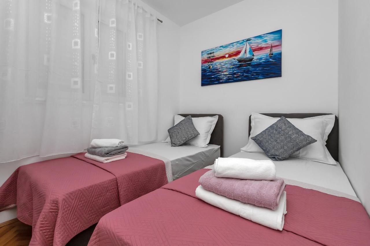 Bruno & Toni Deluxe Apartman Makarska Eksteriør billede